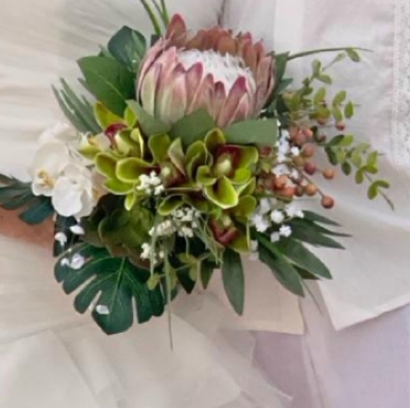 Tropical wedding bouquet - Picture 4 of 12